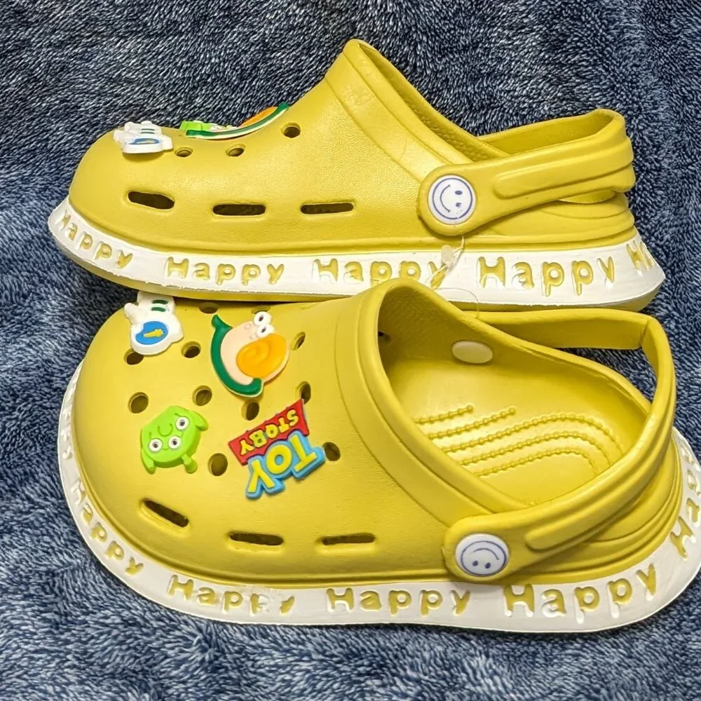 NWT  Cute YELLOW Toy Story Clogs, sizes 2 to 12 years available - Picture 4 of 5